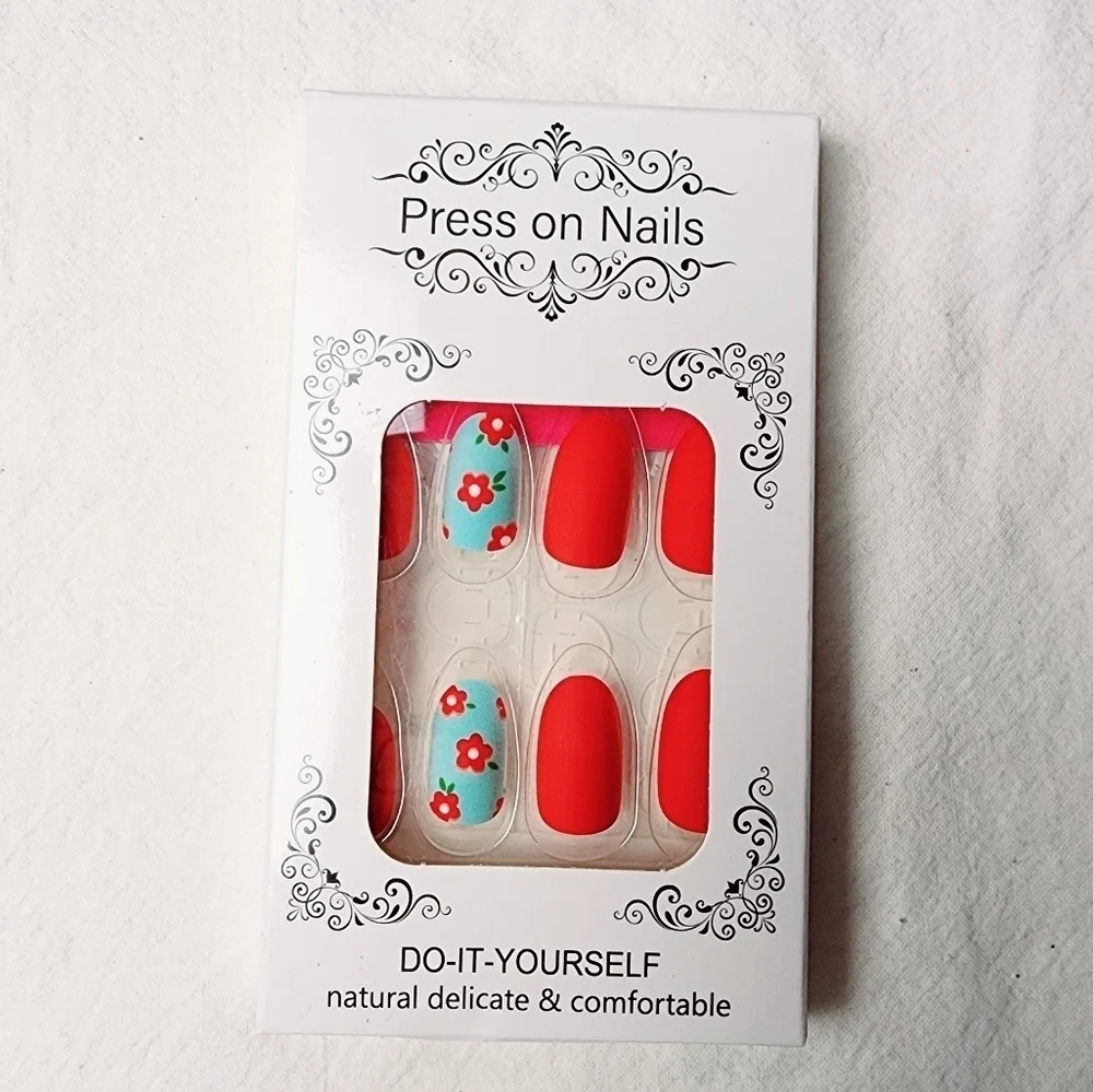 24 Pieces Fake Press On Nails